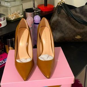 Barely worn Carmel colored heels.